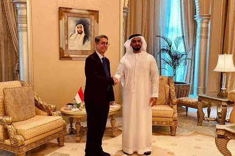 TERUSKAN KERJASAMA: Menteri Negara (Ehwal Dalam Negeri merangkap Pembangunan Negara), Profesor Madya Dr Muhammad Faishal Ibrahim (kiri) bertemu Timbalan Perdana Menteri Emiriah Arab Bersatu (UAE), Sheikh Saif Zayed, semasa kunjungannya ke sana. 
