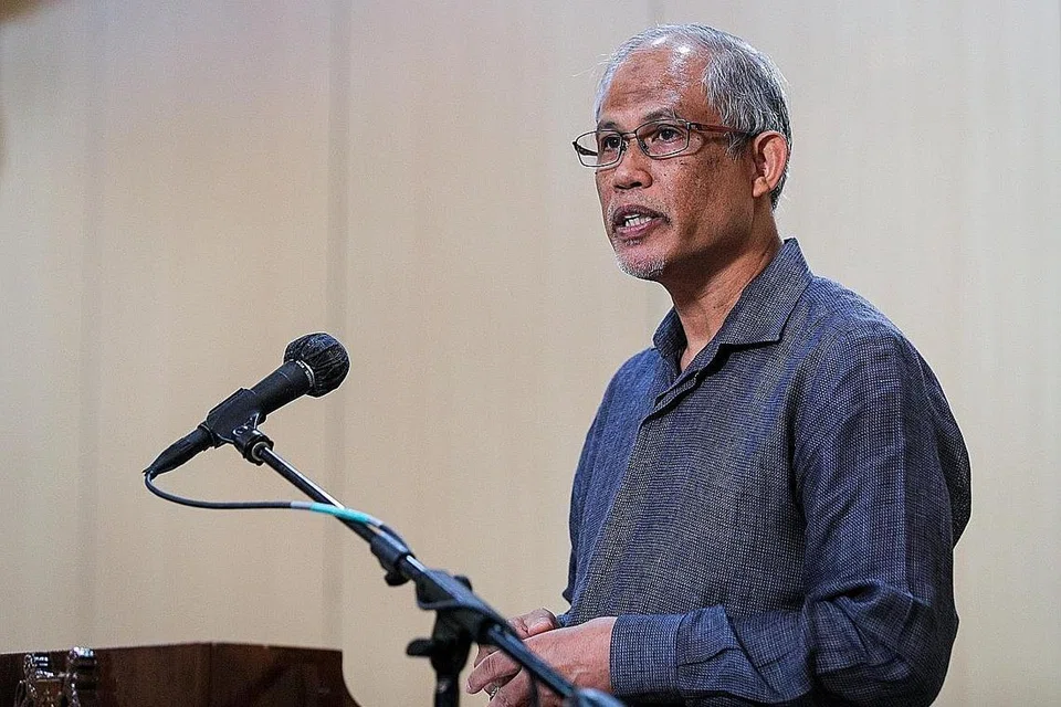 "SP Group telah menunjukkan kita bagaimana pertubuhan korporat boleh memainkan peranan mereka dalam usaha bersama membina masyarakat yang terus mempunyai peluang walau di tengah-tengah pandemik, mengekalkan budaya di mana mereka yang dalam kedudukan baik memberi sumbangan untuk kebaikan masyarakat. "Saya nantikan lebih banyak inisiatif bermakna dalam kerjasama kita.'' - Encik Masagos Zulkifli Masagos Mohamad (gambar atas).