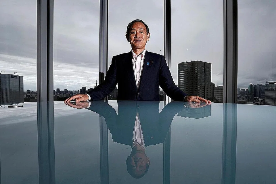 DAPAT SOKONGAN RAMAI: Encik Yoshihide Suga dijangka dipilih menggantikan Encik Shinzo Abe sebagai perdana menteri baru Jepun. - Foto REUTERS