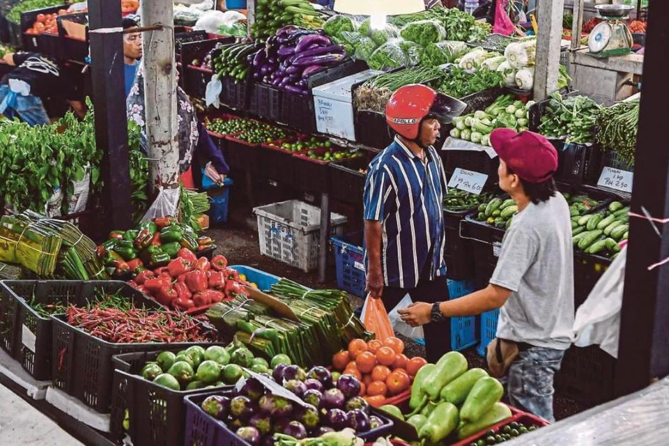 Peningkatan kos sara hidup antara cabaran utama dihadapi keluarga di Malaysia.