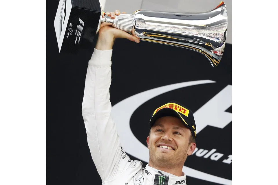MULA CEMERLANG: Pemandu Jerman, Nico Rosberg (gambar), memulakan musim ini dengan cemerlang, mengatasi rakan sepasukannya di Mercedes yang juga juara bertahan F1, Lewis Hamilton. - Foto REUTERS