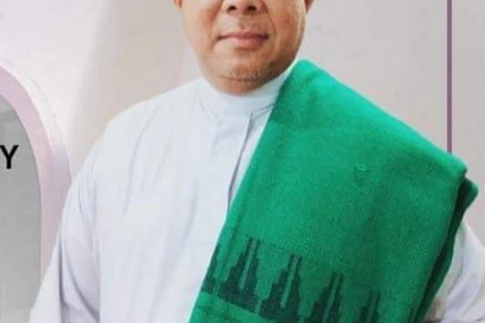 "Apabila seseorang memberi sumbangan wakaf untuk pembinaan sebuah masjid, ia seolah-olah telah mendapat rumah di dalam syurga, sesuai dengan sabda Nabi Muhammad saw bahawa barangsiapa membina masjid kerana Allah, Allah akan membina baginya rumah atau binaan seumpamanya, di syurga kelak.'' - Ustaz Haron Hassan Akhtar 
