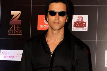 MAHU SEMUA ORANG CERGAS: Hrithik Roshan berkata beliau akan cuba mengongsi apa jua ilmu yang beliau tahu tentang kecergasan. - Foto AFP
