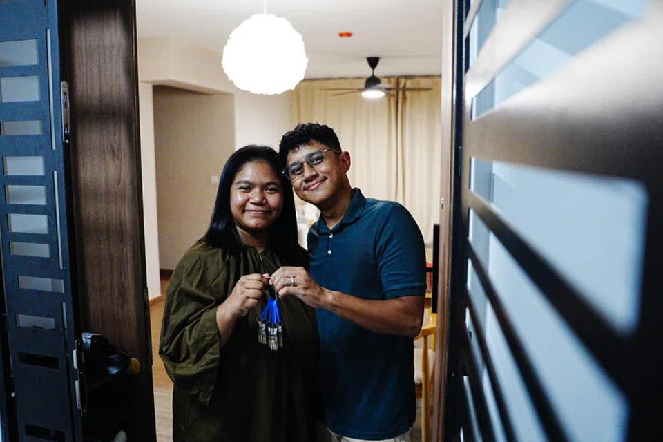 Encik Amirulazhari Ahmad Reza dan isteri, Cik Nadia Nuraisha Mohamed Nasir teruja dapat memulakan lembaran baru di rumah pertama mereka di Yishun, pada 2025, hanya tiga tahun selepas memohon flat Bina Ikut Tempahan (BTO) di bawah skim Masa Tunggu Lebih Singkat (SWT).