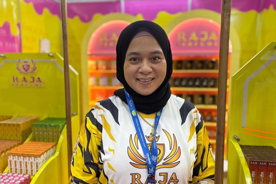 Ejen usahawan minyak wangi jenama Raja Perfume, Cik Mawar Zakaria.