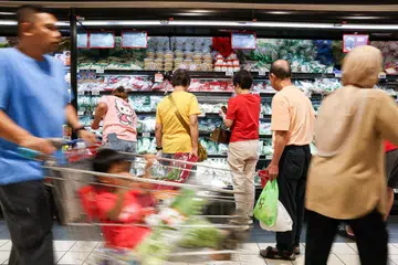 Meskipun kadar inflasi teras meningkat pada April, Penguasa Kewangan Singapura (MAS) dan Kementerian Perdagangan dan Perusahaan (MTI) mengekalkan unjuran bagi inflasi teras dan keseluruhan, pada purata antara 0.5 dan 1.5 peratus untuk 2025.