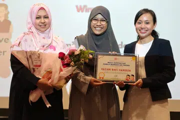 Hazami, BMSG, sokongan, kakak