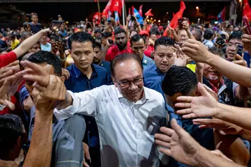 KEMPEN DENGAN ADIL: Bersih berkata penjawat politik, termasuk Perdana Menteri Datuk Seri Anwar Ibrahim perlu berkempen secara adil. 