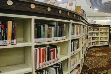 TERIMA RASUAH: Bekas pengurus NLB, Ivan Koh Siong Wee, didakwa menerima rasuah sekitar $600,000 daripada pengarah Database Resource Service, Low Pok Woen. FOTO: ST FILE