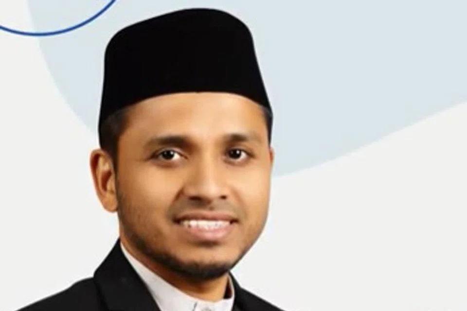 Mufti Dr Nazirudin Mohd Nasir (gambar atas).