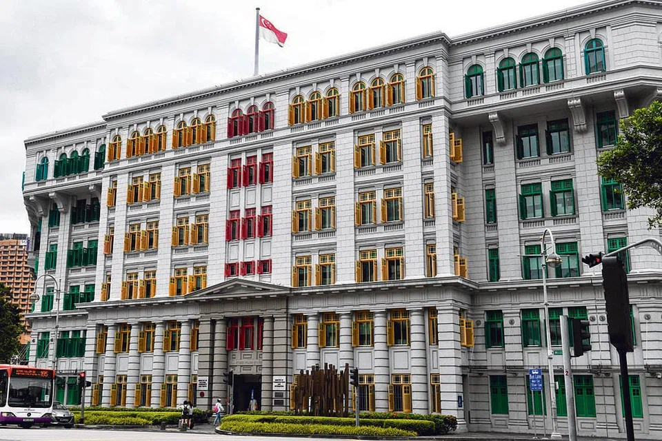 BEKAS BALAI POLIS HILL STREET Digelar sebagai 'Pencakar Langit Polis' pada masa lalu, bekas Balai Polis Hill Street ini terletak di persimpangan Hill Street dan River Valley Road. Bangunan ini berfungsi sebagai balai polis dan tempat penginapan pegawai dan keluarga mereka. Sebuah monumen buat pasukan polis di Singapura, bangunan ini pernah merupakan yang terbesar seumpamanya di Malaya.- Foto BH oleh DESMOND FOO 