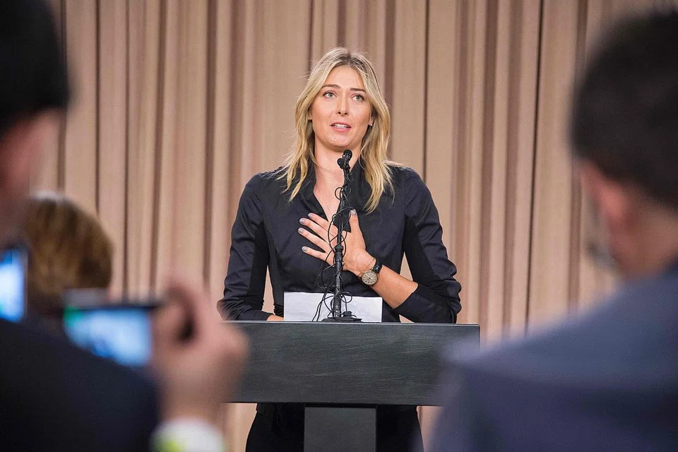 TIDAK SENGAJA: Berucap di sidang media di Los Angeles, Maria Sharapova mengatakan beliau tidak sedar ubat yang digunakannya kini tersenarai sebagai dadah terlarang sejak awal tahun ini. 