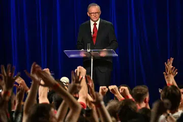 Perdana Menteri Australia, Encik Anthony Albanese, berucap selepas memenangi pilihan raya umum pada acara malam pilihan raya Parti Buruh di Sydney pada 3 Mei.