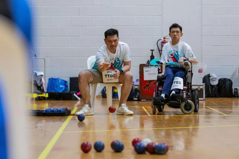 SALING BEKERJASAMA: Atlet Sukan Khas akan bergandingan atlet lain untuk memupuk persefahaman antara satu sama lain.