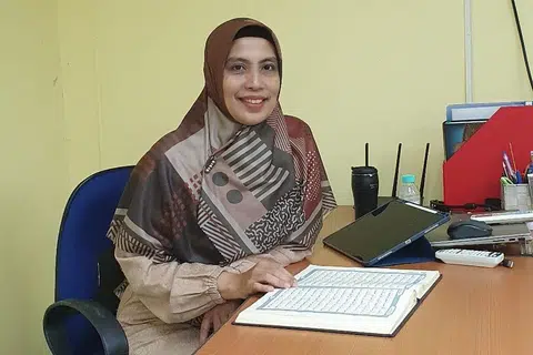 Ustazah Kemala Pagista, guru Al-Quran yang sentiasa mengharapkan anak muridnya berjaya mendalami ilmu Al-Quran dan mengajarkannya kepada yang lain. 