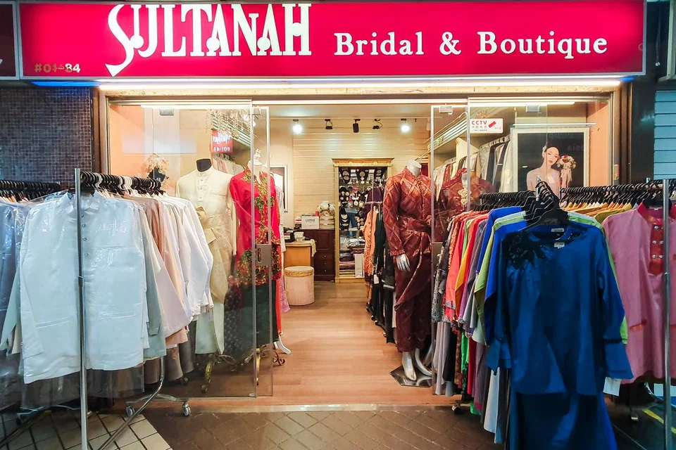 Rekaan eksklusif serta menarik dengan jahitan yang rapi, itulah keistimewaan busana daripada Sultanah Bridal & Boutique. 