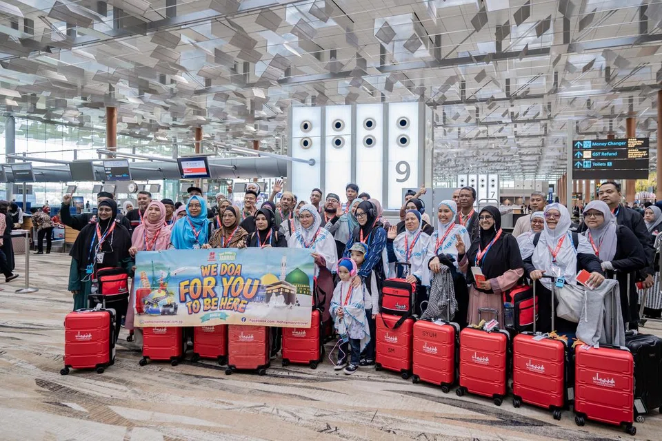 UBAH RANCANGAN: Seramai 38 jemaah dari Singapura telah berangkat dari Singapura petang Rabu dan akan mendarat di Amman, Jordan. Mereka sebelum ini merancang menziarahi Baitulmakdis.