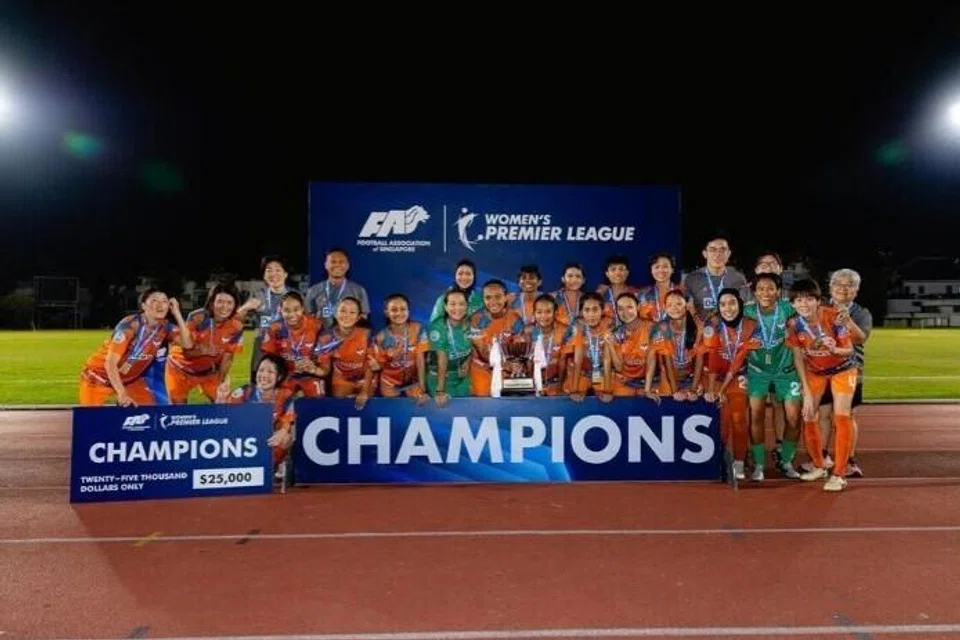 Wanita, bola sepak, FAS