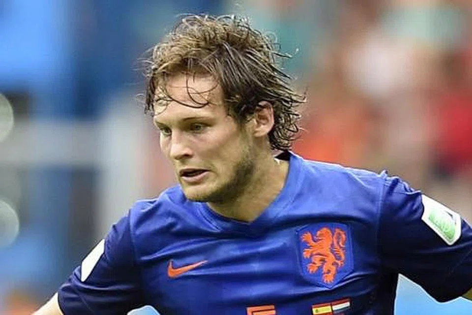 DALAM PERHATIAN: Pemain pertahanan Belanda, Daley Blind, turut menarik minat pengurus baru Manchester United, Louis van Gaal. - Foto AFP