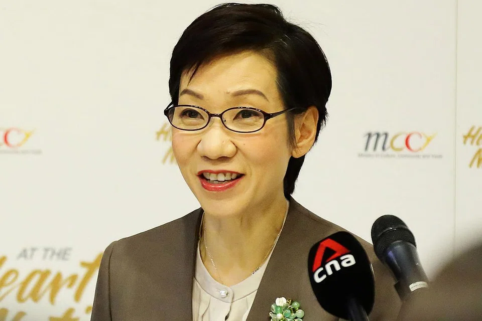 TIDAK JEJAS: Cik Grace Fu berkata pandemik Covid-19 tidak menjejas semangat kami mengambil berat antara satu sama lain. - Foto fail