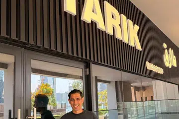 teh tarik, Dubai, perniagaan Singapura