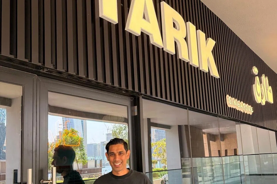 teh tarik, Dubai, perniagaan Singapura