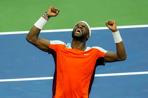 SEPARUH AKHIR: Frances Tiafoe melangkah ke separuh akhir Grand Slam buat julung-julung kali. - Foto EPA-EFE
