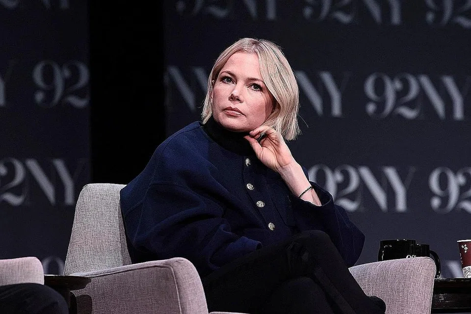 LEBIH DARIPADA SETAKAT DUNIA GLAMOR: Michelle Williams menganggap pencalonan kelima yang diterima bagi Anugerah Academy sebagai memberi kesan buatnya kerana banyak yang boleh dipelajari daripada majlis gilang-gemilang ini. - Foto AFP