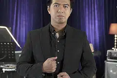 SENTIASA BERSEDIA: Amir Mansor teruja dan meluputkan rasa bimbang ketika diminta Pergas menghasilkan lagu iringan 'tabata', senaman pantas dan tangkas yang berkonsep keislaman.- Foto WISMA GEYLANG SERAI