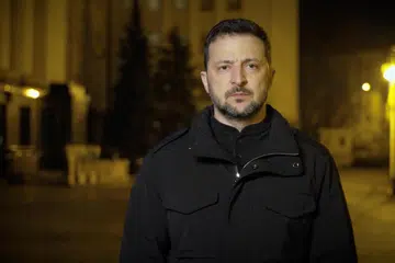 Gambar yang diedarkan Perkhidmatan Penerangan Presiden Ukraine pada 4 Mac 2025 menunjukkan Encik Volodymyr Zelensky sedang berucap kepada negara.