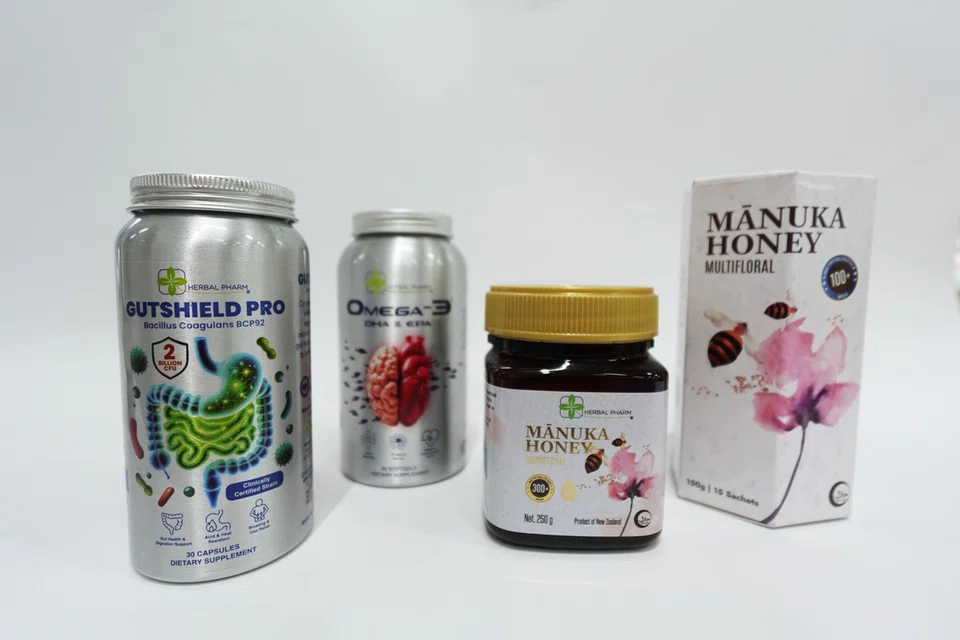Makanan tambahan GutShield Pro, Manuka Honey, dan Ultra-Pure Omega-3 daripada Herbal Pharm dirumus khas untuk menyokong kesihatan menyeluruh, meningkatkan tenaga, dan menggalak gaya hidup sihat.