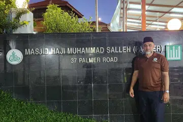 MENGHARAP SOKONGAN: Pengerusi Masjid Haji Muhammad Salleh, Encik Khalid Mohamad, berharap usaha peningkatan dapat menaikkan lagi imej masjid itu dan Makam Habib Noh. - Foto MASJID HAJI MUHAMMAD SALLEH.