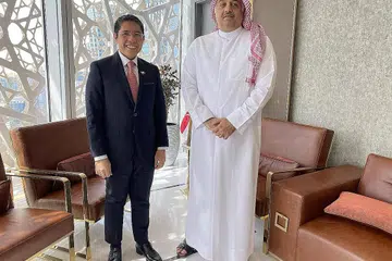 PERKUKUH HUBUNGAN SINGAPURA-QATAR: Dr Maliki mengesahkan hubungan amat baik antara Singapura dan Qatar dalam pertemuannya bersama Timbalan Perdana Menteri Qatar, Dr Khalid Bin Mohamed Al Attiyah, dalam lawatannya ke Doha. - Foto MFA.