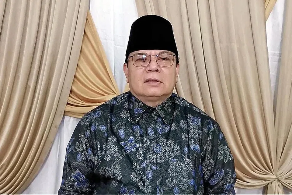 Ustaz Ahmad Dahri.
