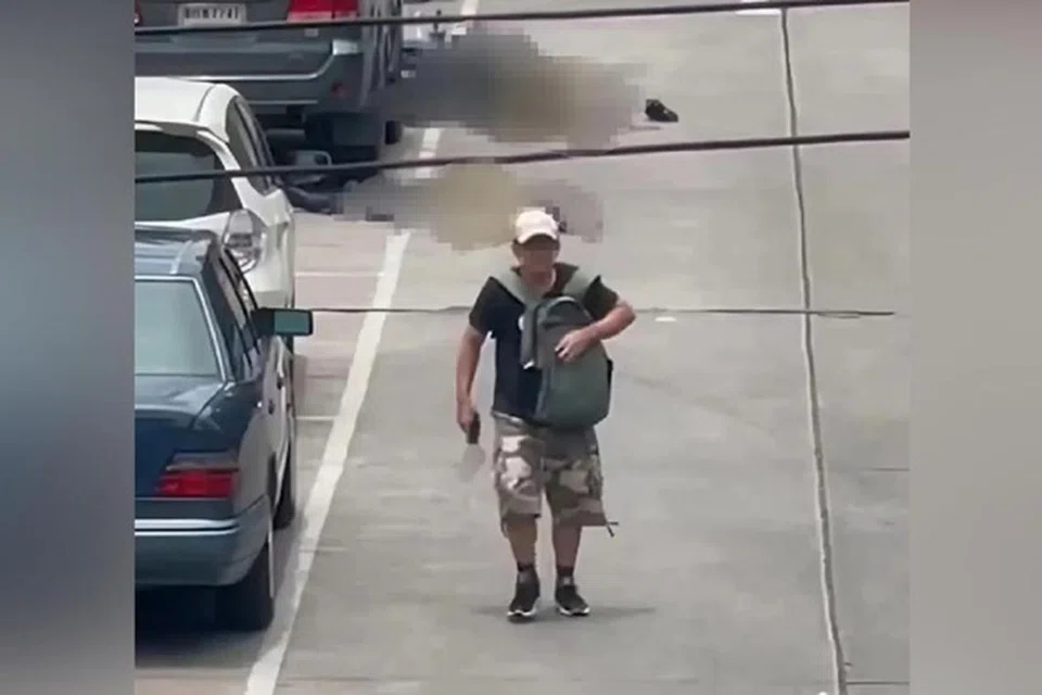 Enam terbunuh dan seorang lagi cedera dalam kejadian tembakan di Pasar Or Tor Kor dekat bazar Chatuchak di Bangkok, Thailand pada 28 Julai. Dalam rakaman video yang dikongsi polis, seorang suspek yang bertopi putih dengan beg galas yang disangkut di dadanya dipercayai membawa pistol dan dilihat berjalan melalui tempat letak kereta di pasar tersebut.