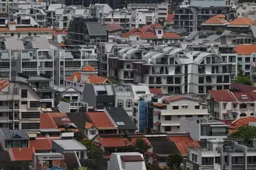 HARGA MULAI BERKURANG: MAS berkata sudah terdapat tanda pasaran hartanah menyederhana selepas pusingan terbaru langkah penyejukan yang diumumkan pada April dan berlatar belakang peningkatan kadar faedah dan kelemahan dalam pertumbuhan ekonomi. 