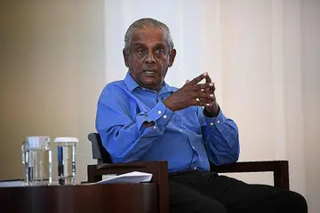 PEMIMPIN PERLU TANGKAS: Profesor S. Jayakumar berkata pemimpin Singapura perlu terus tangkas menangani isu hubungan Amerika-China demi memastikan kedua-dua pihak itu faham Singapura tidak boleh menyebelahi satu pihak dan apa jua tindakan yang diambilnya adalah demi kepentingan nasional. - Foto BH oleh CHONG JUN LIANG
