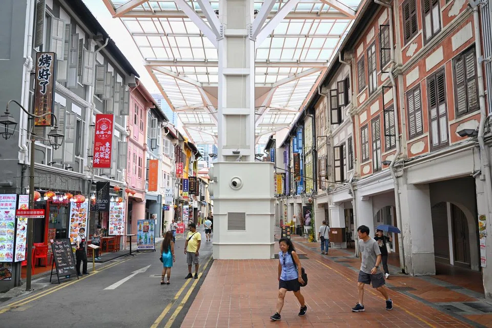 SUASANA BARU: Smith Street di Chinatown akan menjalani pembaruan sambil mengekalkan warisan budaya dan seni bina kawasan.