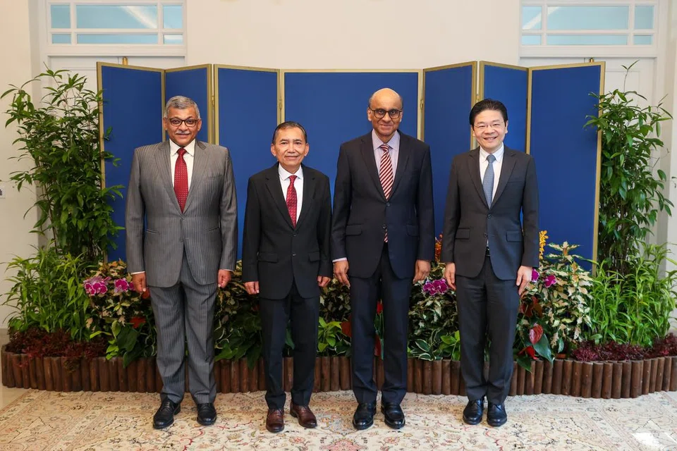 (Dari kiri) Ketua Hakim Negara, Encik Sundaresh Menon; Presiden Muis Encik Saat A. Rahman; Presiden Tharman Shanmugaratnam; dan Perdana Menteri, Encik Lawrence Wong, semasa acara pelantikan bagi Majlis Presiden bagi Hak-Hak Kaum Minoriti.