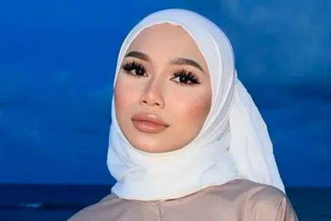 Penyanyi, Iman Troye, mahu memberi tumpuan kepada kerjaya dan keluarga buat masa sekarang. 