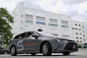 LOGO BARU: Kira-kira 2,300 teksi di bawah Strides Premier kini mempunyai logo baru syarikat itu. 