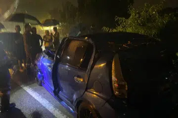 Ribut, 2 cedera akibat pokok tumbang di Selangor, sekolah di Perlis terjejas