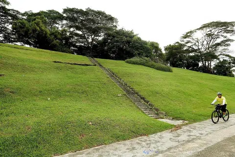 KEHIJAUAN DIKEKALKAN: HDB berkata anak bukit di Woodleigh Glen akan menjadi sebahagian rangkaian kehijauan dan ruang terbuka lebih luas yang dirancang bagi estet Bidadari. - Foto THE STRAITS TIMES