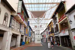 Chinatown Food Street, yang dibuka di Smith Street pada 2001 sebagai sebahagian daripada usaha STB untuk menghidupkan semula Chinatown, ditutup pada Oktober 2021 semasa wabak Covid-19. 