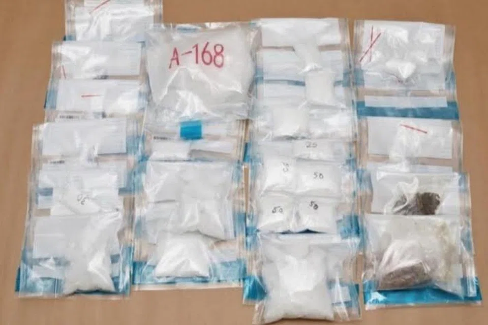 Pelbagai jenis dadah, termasuk kira-kira 1.7 kilogram ‘ice’, ditemui dalam sebuah unit yang diserbu Biro Narkotik Pusat (CNB).