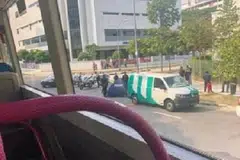 SATU TERKORBAN: Seorang wanita,54 tahun, meninggal dunia dalam satu kemalangan melibatkan sebuah lori di Taman Jurong semalam (15 Ogos). -Foto STOMP.