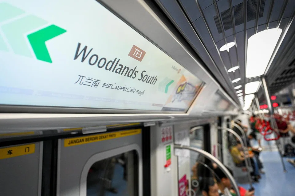 Stesen MRT Woodlands South di Laluan Thomson-East Coast (TEL). 