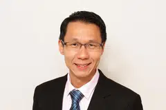 Dr Leslie Tay ialah Pakar Perunding Kanan dalam bidang Campur Tangan Kardiologi daripada Klinik Pakar Jantung Leslie Tay, di Pusat Pakar Mount Elizabeth Novena.