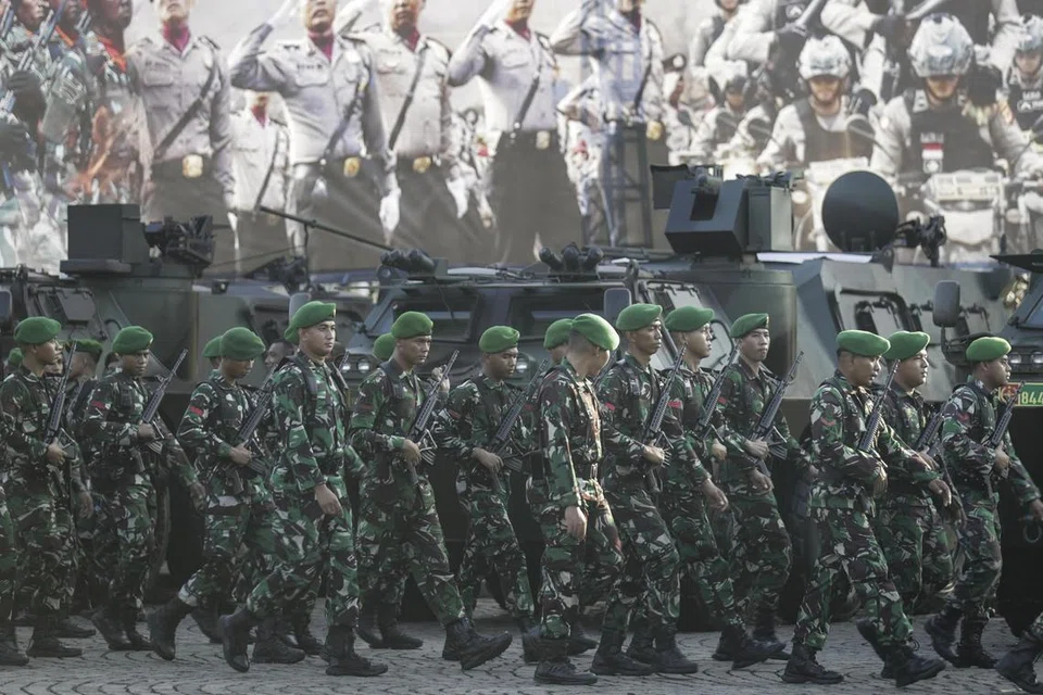 Anggota tentera berarak pada 18 Oktober semasa persiapan keselamatan majlis angkat sumpah Presiden baru Indonesia di Jakarta pada 20 Oktober.