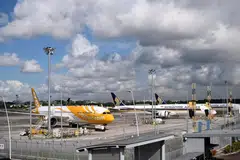 Singapore Airlines (SIA) berkata penumpang boleh membawa bank kuasa dengan tampungan sehingga 100Wh di pesawat tanpa memerlukan kelulusan khas.
